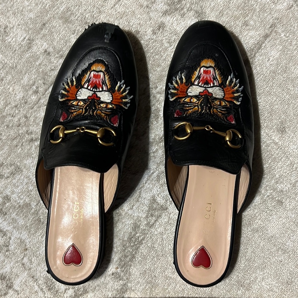 Preloved Gucci Provincetown slides with cat embroidery size 39
